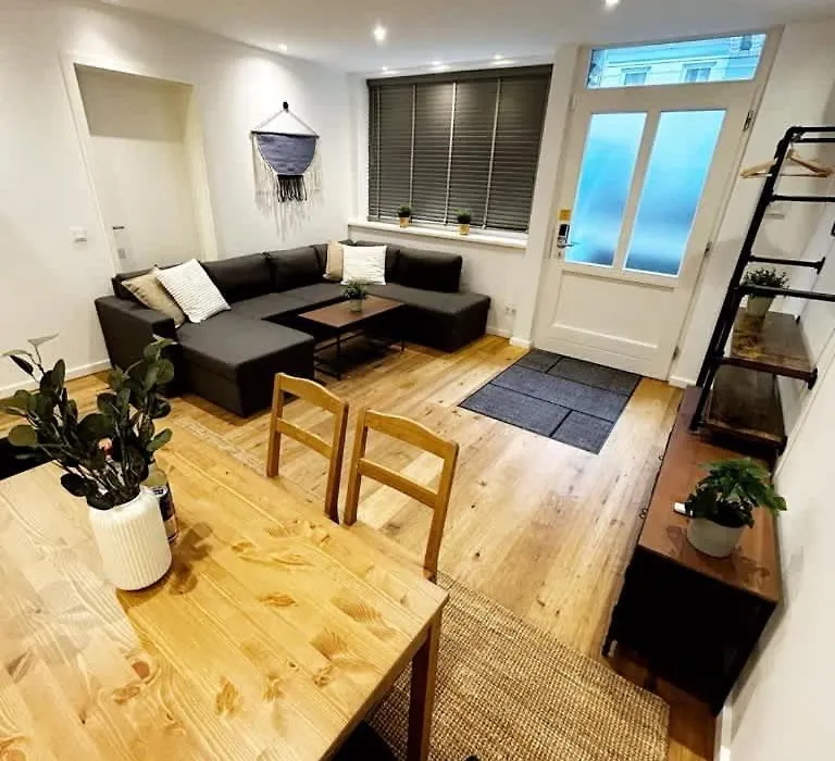 Spacious Apartment For 12 In Hamburg-1